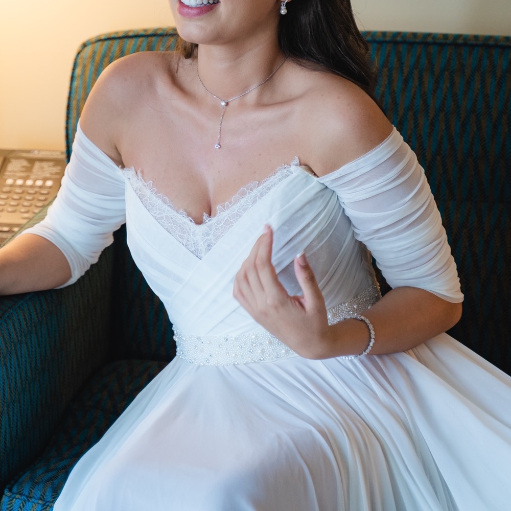 Elegant Off-Shoulder White Wedding Dress
